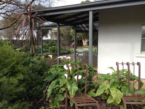 Girraween House - Nelsons Bay Accommodation 1