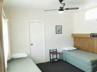Glossop Motel
