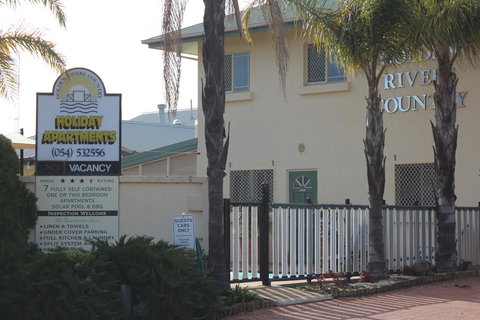 Golden Rivers Holiday Apartments - Nelsons Bay Accommodation 3