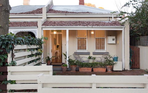 Gorgeous Subiaco Cottage - Nelsons Bay Accommodation 0