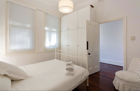Gorgeous Subiaco Cottage - Nelsons Bay Accommodation 3