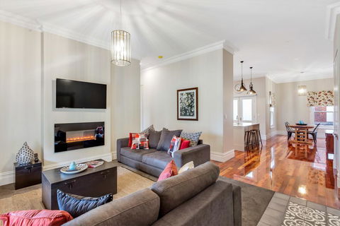 Grandview Accommodation - The Flaxley Apartments - Accommodation Nelson Bay 3