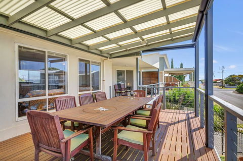 Green Reef Beach House - Nelsons Bay Accommodation 0