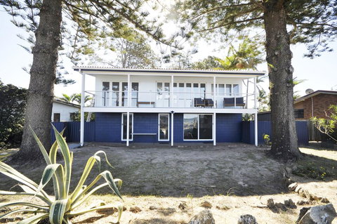 Happy Tides - Nelsons Bay Accommodation 1