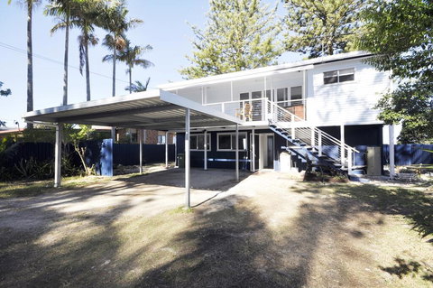 Happy Tides - Nelsons Bay Accommodation 2