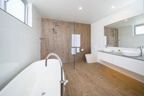 Harbour Cove - Accommodation Nelson Bay 2