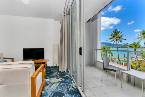 Harbour Lights Apartments - Accommodation Nelson Bay 3