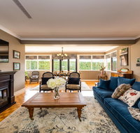 Hedge House - luxury space style great location - Accommodation Nelson Bay