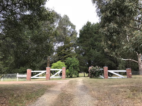 Helen's Luxury Hut - Accommodation Nelson Bay 3