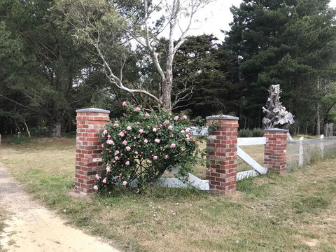Helen's Luxury Hut - Accommodation Nelson Bay 2