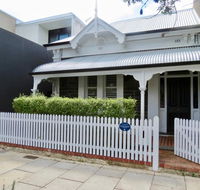 Heritage Luxury 3BR Cottage on Halifax - Nelsons Bay Accommodation