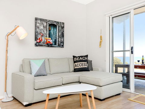 High Tide - Wallaroo Beachfront Property - Pet-Friendly - Accommodation Nelson Bay 2