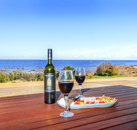 High Tide - Wallaroo Beachfront Property - Pet-Friendly - Accommodation Nelson Bay