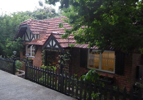 High View Cottage - Nelsons Bay Accommodation 2