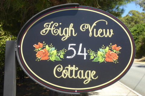 High View Cottage - Nelsons Bay Accommodation 1