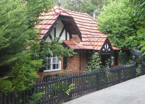 High View Cottage - Nelsons Bay Accommodation 0