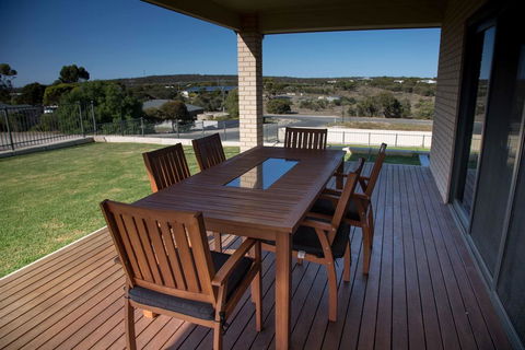 Highview On Victoria Coffin Bay - Accommodation Nelson Bay 1