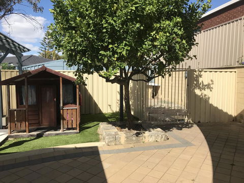 Hillarys Family Holiday Home - Accommodation Nelson Bay 3