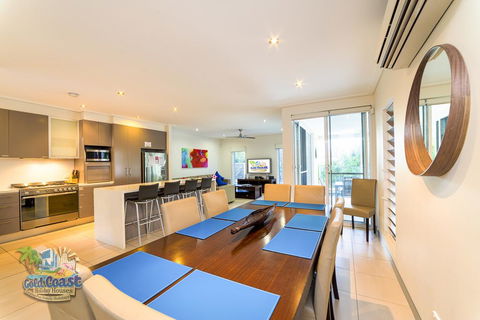 Holiday Home Bayhill Manor - Accommodation Nelson Bay 3