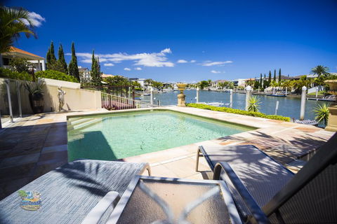 Holiday Home Luxe @ Sanctuary Cove - Accommodation Nelson Bay 0