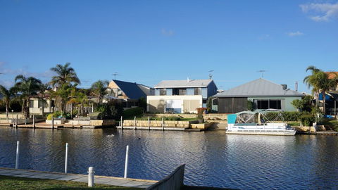 Holiday House - Accommodation Nelson Bay 0