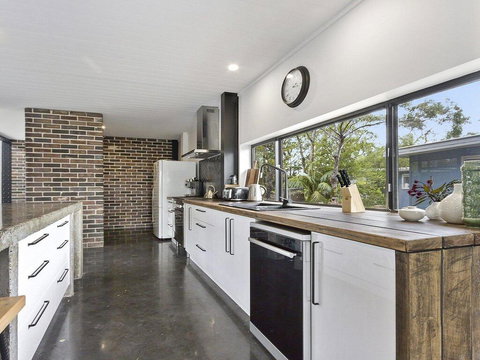 Horizons At Currarong - Architecturally Designed Beach House - Accommodation Nelson Bay 2