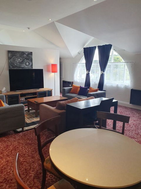 Hotel Blue - Accommodation Nelson Bay 2