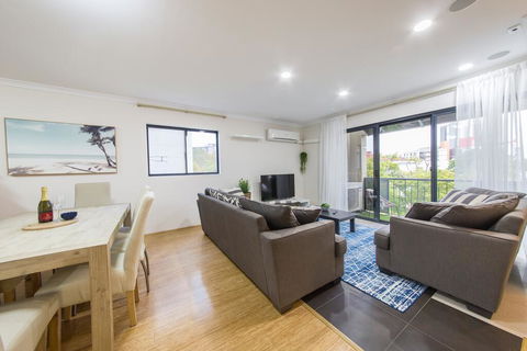 ISOLATION READY!! Super Size Me!! Top Location. Isolation Ready. Sanitised. Free CAT Bus, Pool, Gym And Everything At Your Finge - Accommodation Nelson Bay 0