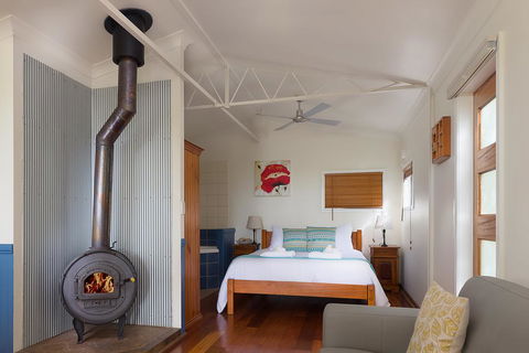 Jacaranda Cottages - Accommodation Nelson Bay 3