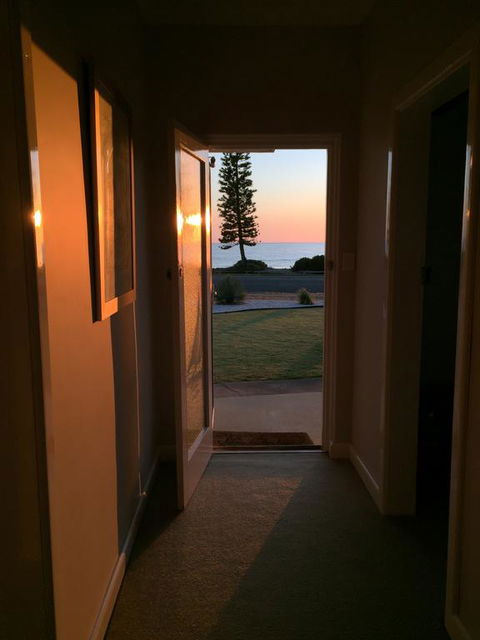 Jewel Of The South Beachside Holiday Rental - Accommodation Nelson Bay 2