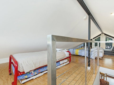 JOHANSSON'S PERCH COTTAGE - Accommodation Nelson Bay 1