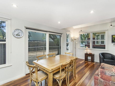 JOHANSSON'S PERCH COTTAGE - Accommodation Nelson Bay 0