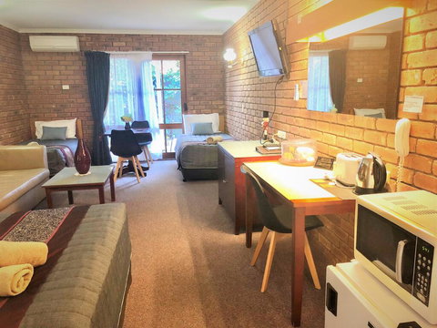 Jolly Swagman Motor Inn Euroa - Accommodation Nelson Bay 2