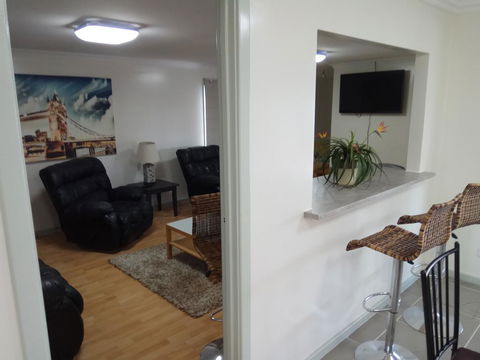 Joy On Joyce - Nelsons Bay Accommodation 2