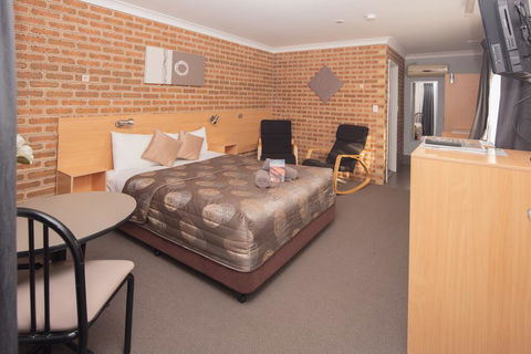 Jumbuck Motor Inn - Accommodation Nelson Bay 1