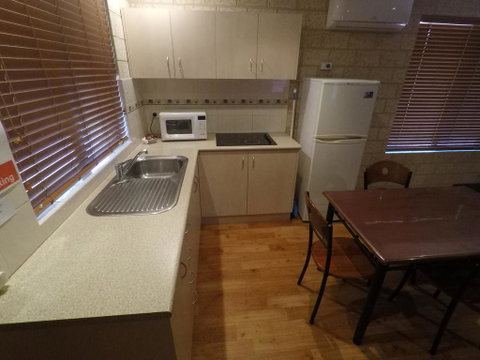 Kalbarri Tudor Holiday Park - Accommodation Nelson Bay 2
