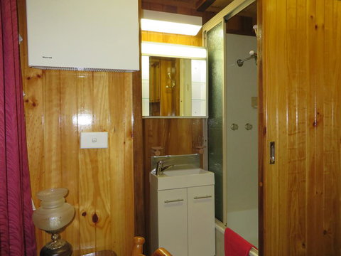 Karelia Alpine Lodge - Accommodation Nelson Bay 3