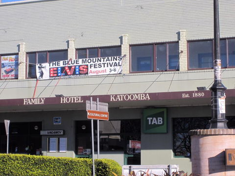 Katoomba Hotel - Accommodation Nelson Bay 2