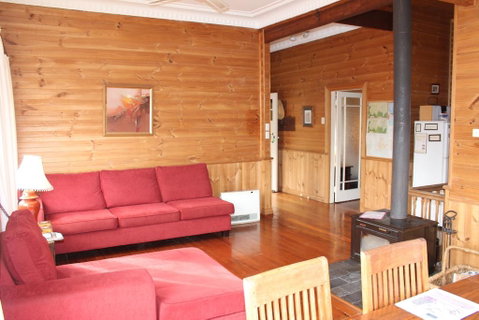 Keira Cottage - Accommodation Nelson Bay 3