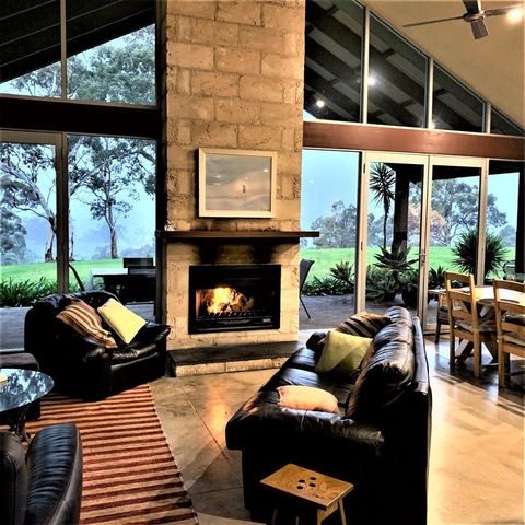 Kenwood Bank Vineyard Retreat - Accommodation Nelson Bay 0