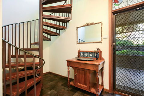 Kestrel Lodge Port Willunga - Accommodation Nelson Bay 1