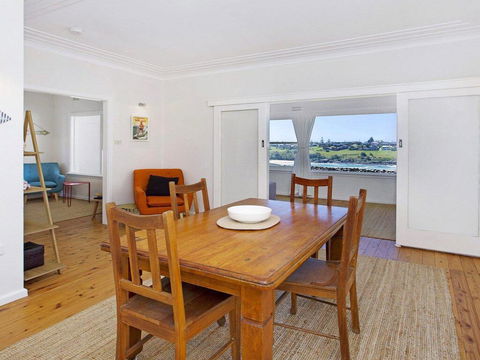 Kiama Beach Cottage At Easts Beach - Nelson Bay Accommodation.com 3