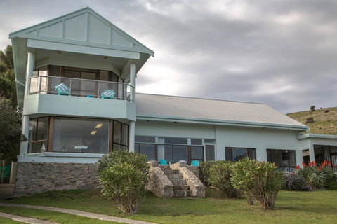 King Of North Bay - 103 Gold Coast Drive - Accommodation Nelson Bay 3