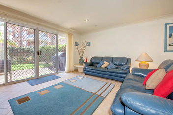 Kristie Court, 2/7 Weatherly Close with Accommodation Nelson Bay