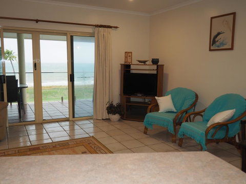 La Riviera - Accommodation Nelson Bay 2