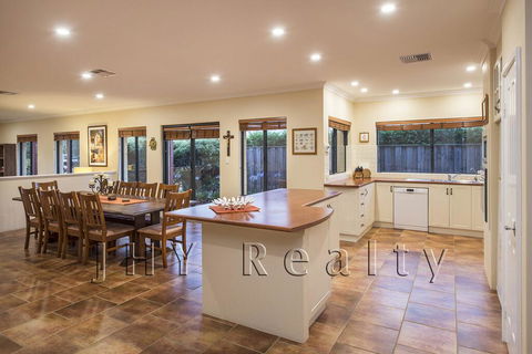 La Vita Bella - Accommodation Nelson Bay 3