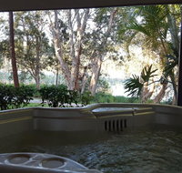 Lake Russell Lakeside Retreat - Nelson Bay Accommodation.com