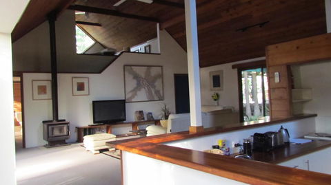 Lake Russell Luxury Retreat - Accommodation Nelson Bay 2