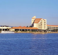 Lakes Hotel - Nelson Bay Accommodation.com