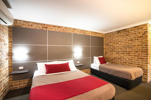 Lakeview Hotel Motel - Accommodation Nelson Bay 0